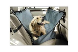 Kocyk ochronny do transportu psa w samochodzie